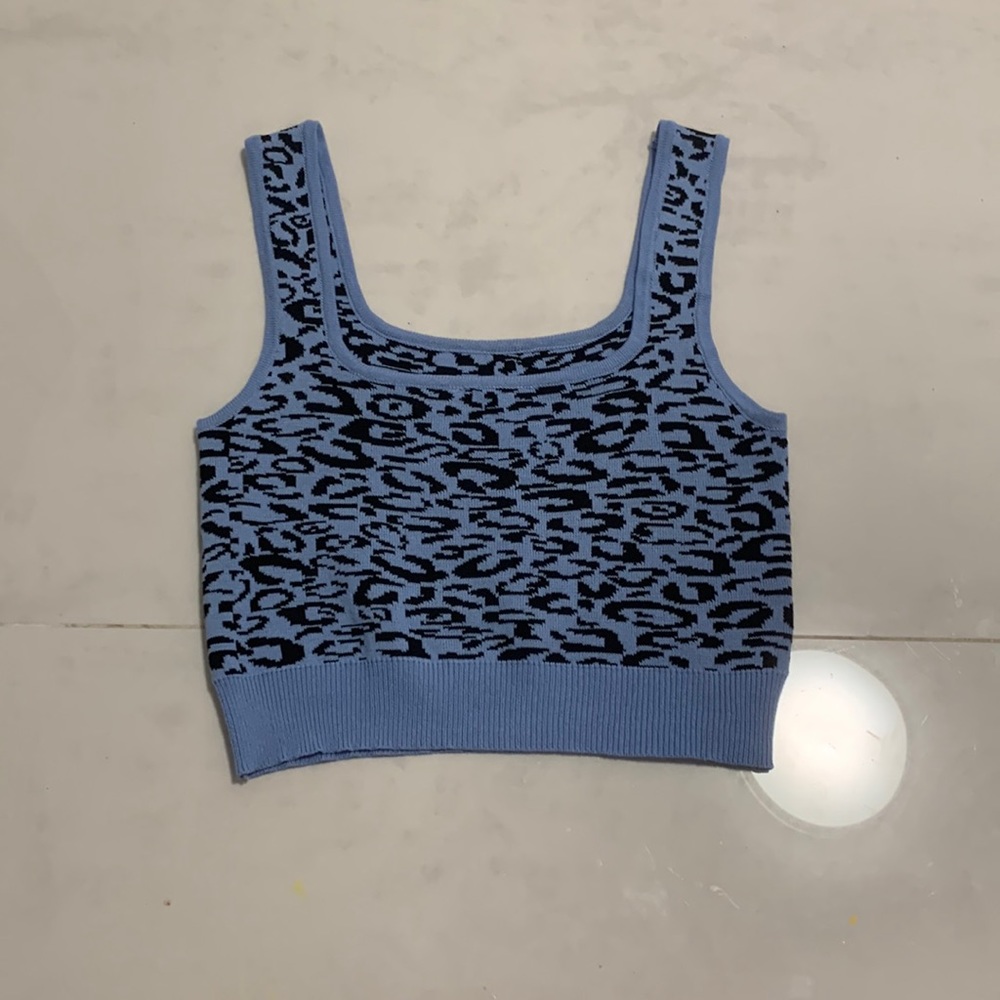 Cheetah print blue tank top knit